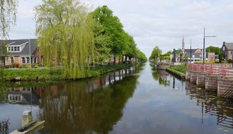 Foto gedeelte van het Stadskanaal bij mooi weer