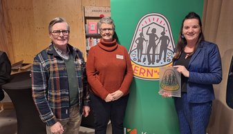 Wethouder Klaas Pals met initiatiefnemers 'Kern met Pit'