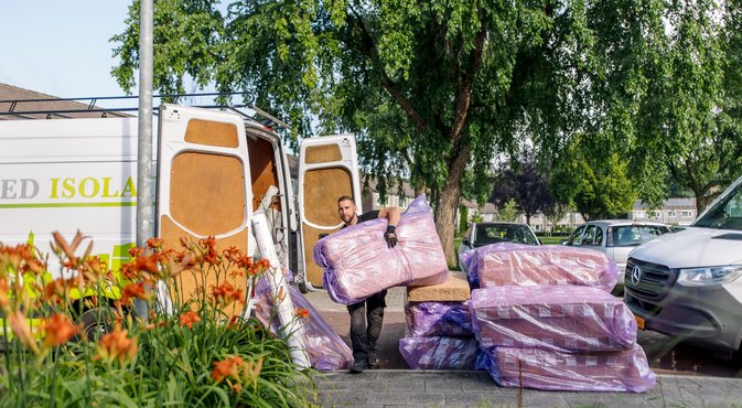Bedrijfsbus met isolatiemateriaal