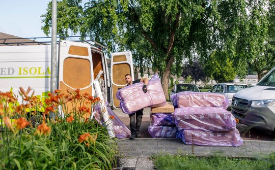 Bedrijfsbus met isolatiemateriaal